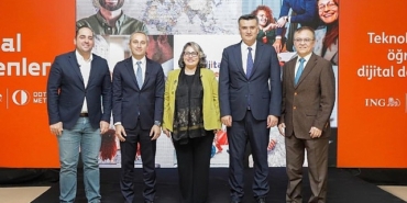dijital-ogretmenler-projesiyle-teknoloji-ile-guclenen-ogretmenlerle-dijital-donusume-destek.jpg
