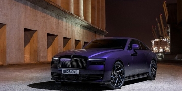rolls-roycedan-guclendirilmis-alter-egolu-black-badge-spectre.jpg