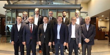 deri-sektorunde-ihracatin-yildizlari-odullerine-kavustu.jpg