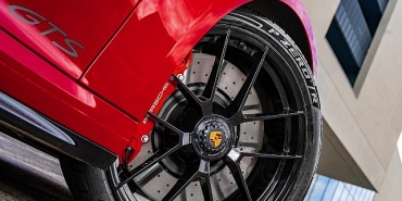 pirelli-ilk-hibrit-motorlu-yeni-porsche-911-gtsnin-ekipmani-oldu.jpg