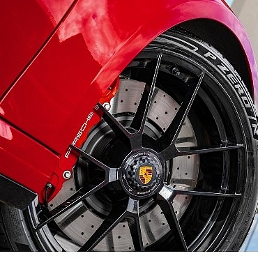 pirelli-ilk-hibrit-motorlu-yeni-porsche-911-gtsnin-ekipmani-oldu.jpg