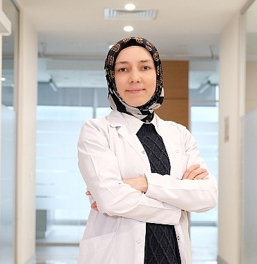 seker-yetiskinlerde-de-agiz-ve-dis-sagligini-tehdit-ediyor.jpg