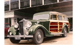 sanatin-yuzyillik-sessiz-tanigi-phantom.jpg