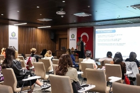 kadin-isi-girisim-kadinlarin-girisim-yolculuguna-guclu-bir-destek-sunmaya-devam-ediyor.jpg