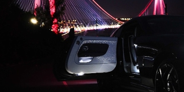 tarihinin-en-guclu-rolls-royceu-black-badge-spectre-turkiye-sahnesinde.jpg