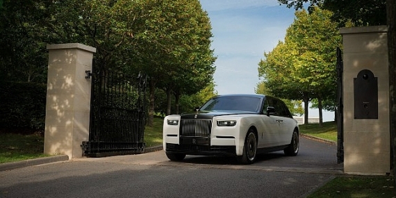 rolls-roycedan-gorkemli-ve-essiz-bir-2025-yili.jpg