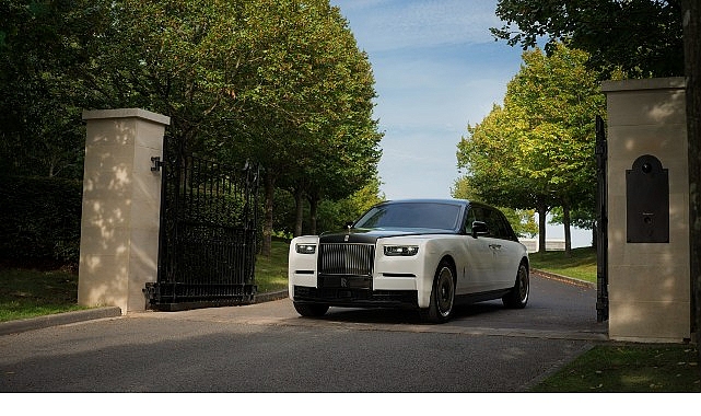 rolls-roycedan-gorkemli-ve-essiz-bir-2025-yili.jpg