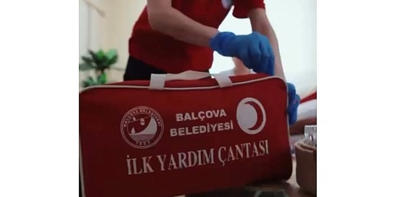 balcovada-sosyal-belediyeciligin-yeni-adimi-evde-saglik-ve-hasta-nakil-hizmeti-basladi.jpg