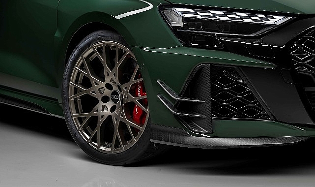 pirelli-yeni-audi-rs-5-ve-audi-rs-3-competition-limited-modelleri-icin-motor-sporlari-dnasina-sahip-p-zero-r-lastiklerini-gelistirdi.jpg