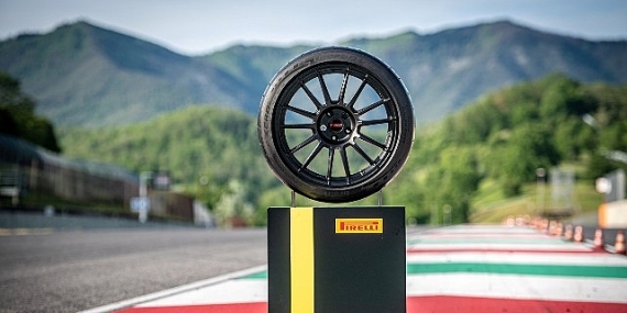 tyre-reviewsa-gore-dunyanin-en-hizli-lastigi-pirelli-p-zero-trofeo-rs.jpg