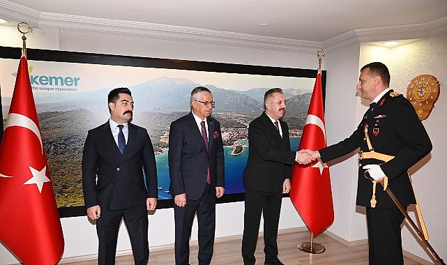Kemer'de Cumhuriyet Bayramı coşkusu